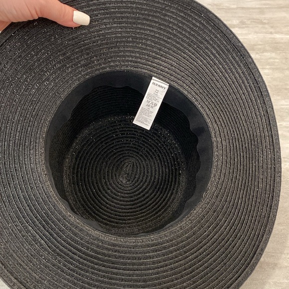 Old navy black hat. Small/ medium. Never used. Excellent condition. - Picture 3 of 3